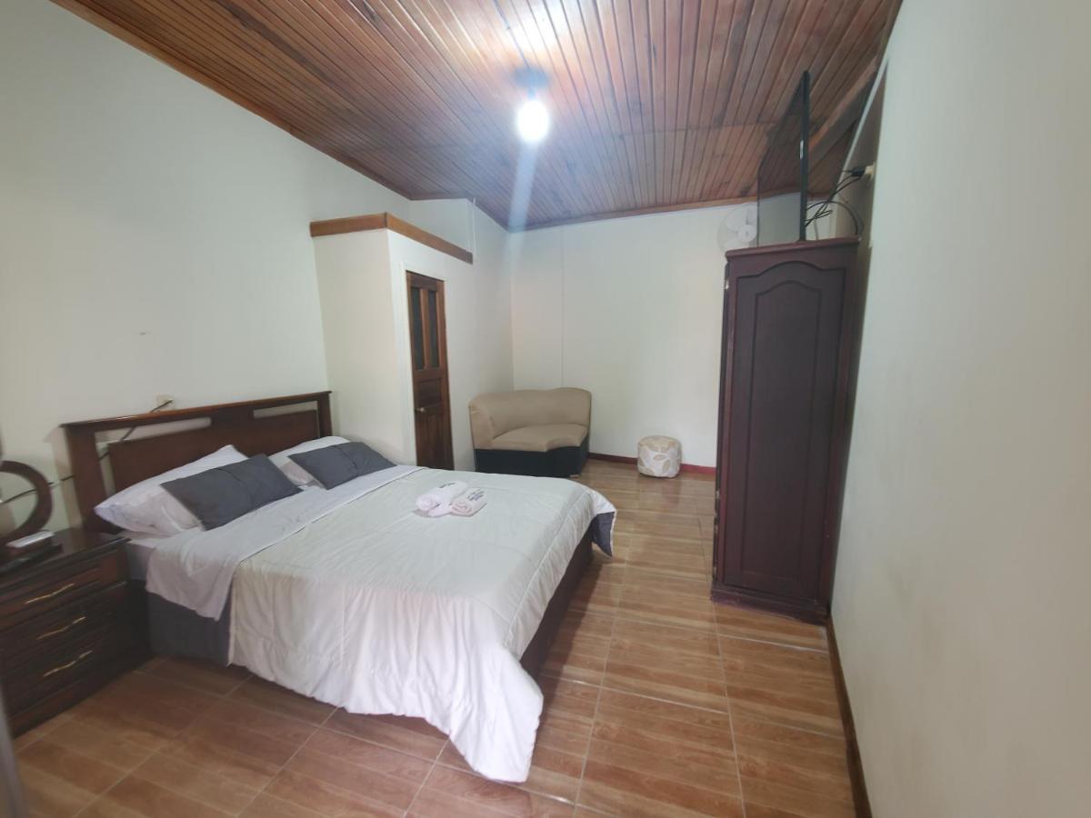 Casa Blanca Hortencia Sucua Exterior foto